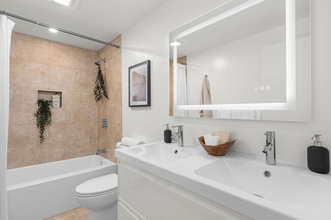 Building Photo - Modern Retreat in the Heart of Capitol Hil...