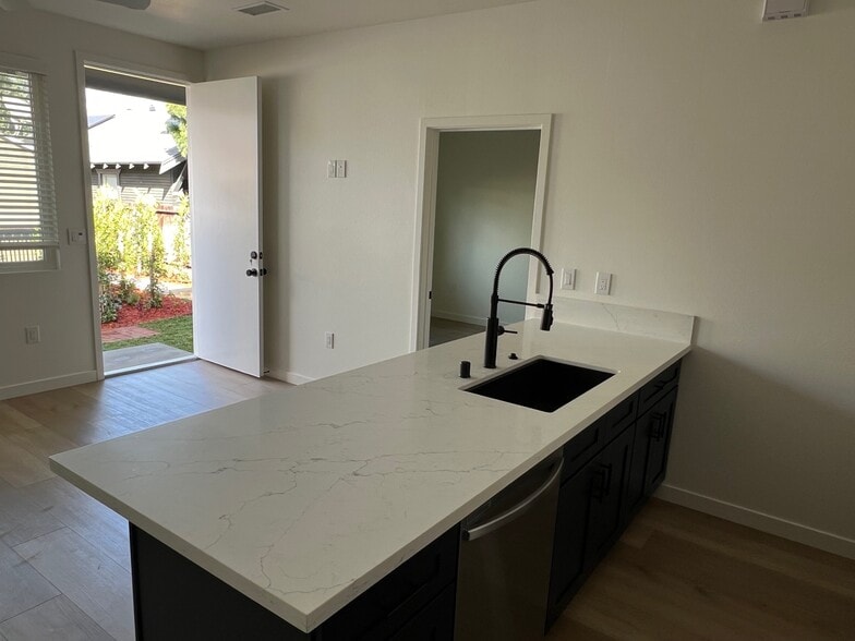 Building Photo - 1234 E Florida St