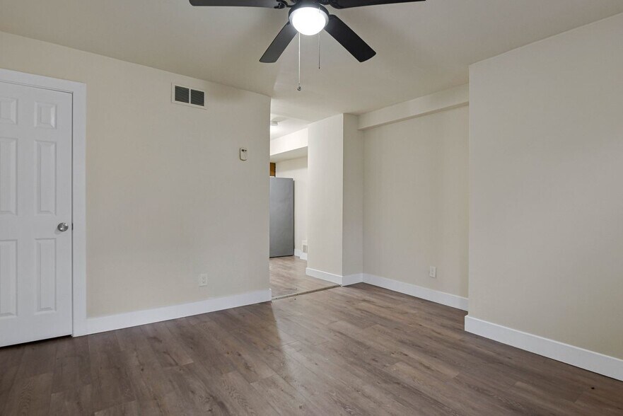 Building Photo - 3427 B St SE