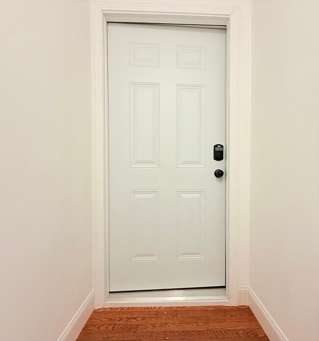 Building Photo - 23 Bellevue St