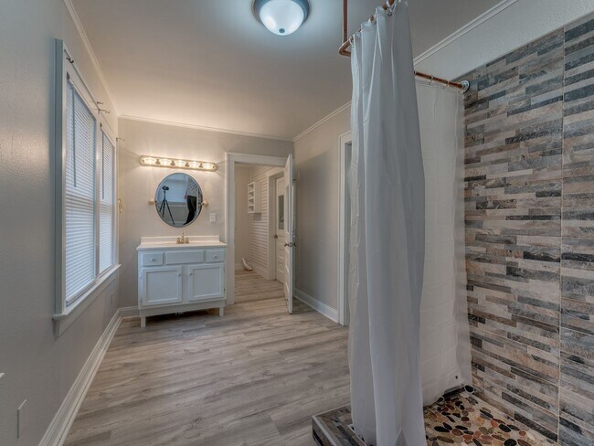 Building Photo - 3 Bedroom 2 Bath home in Shawnee!