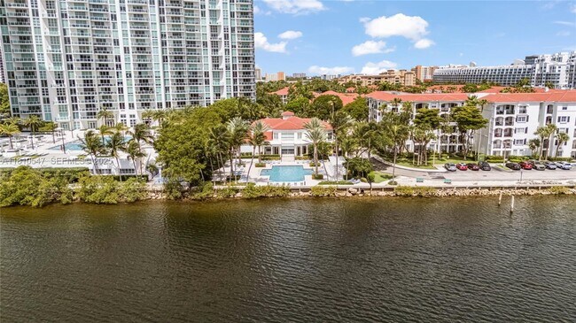 Building Photo - 3245 NE 184th St