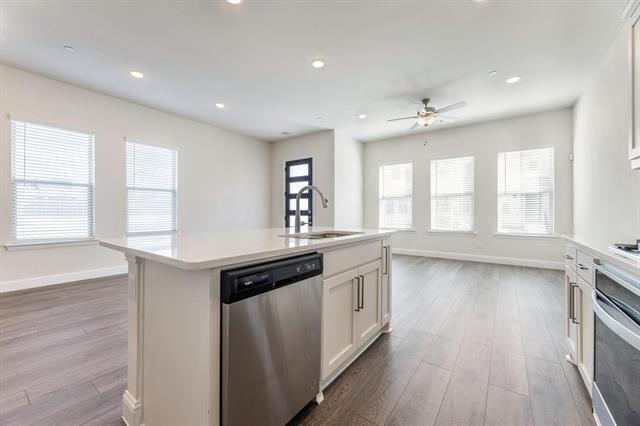 Building Photo - 4704 Corriente Vista Ln