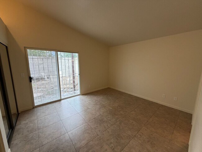 Building Photo - Beautiful Updated Home