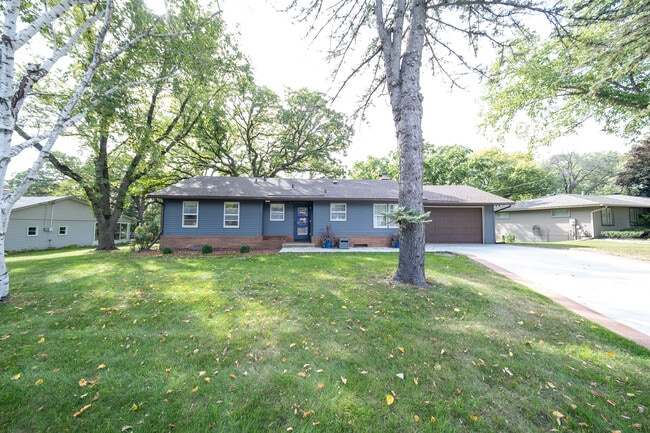 Primary Photo - 9424 Thomas Rd