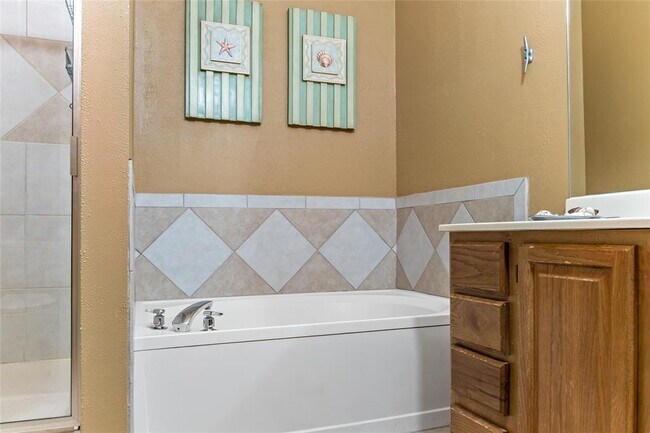 Building Photo - 3404 American Dr