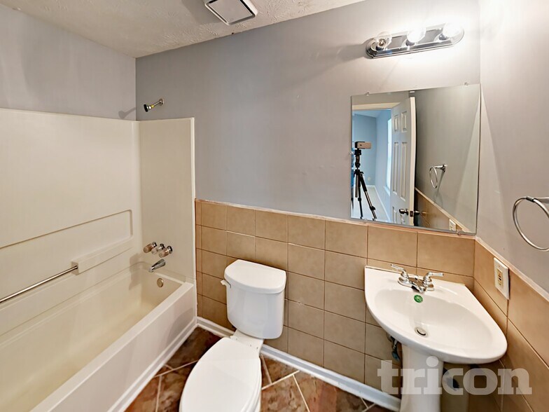 Building Photo - 1680 Rolling Hills Trail SE