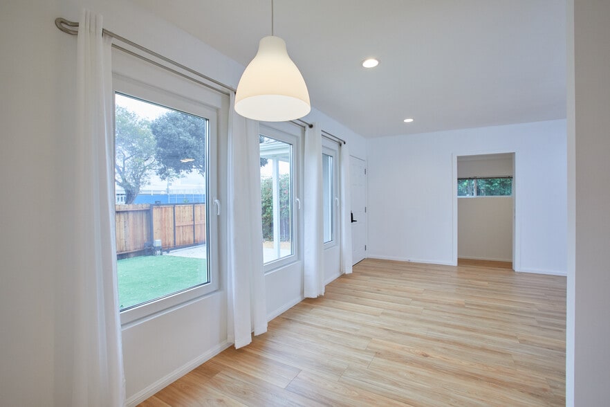 Living room - 13320 Zanja St