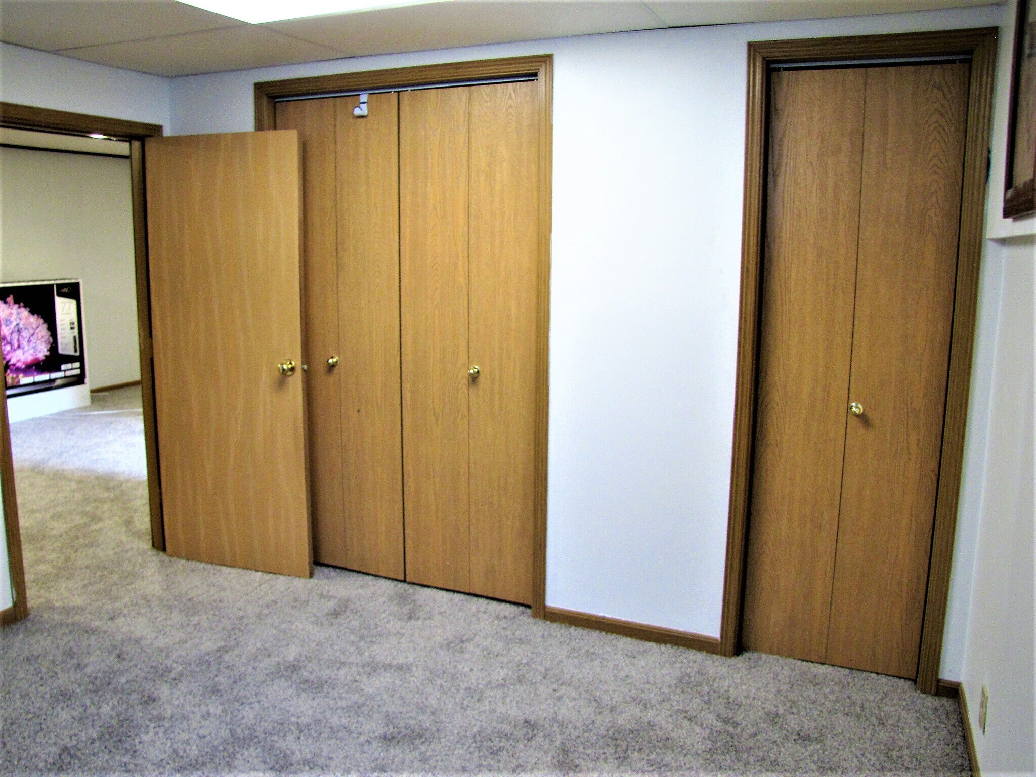 Basement Bonus Room - 7701 Grover St