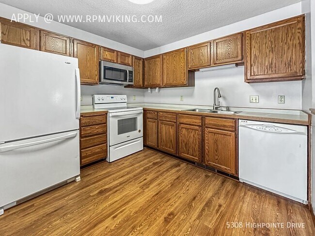 Building Photo - 2br 2.5ba 2cg ~ Security Deposit Free Alte...