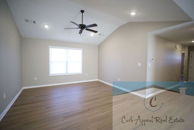 Building Photo - Move in special of $900!! Beautiful new construction 3 bed / 2 bath home - Lake City