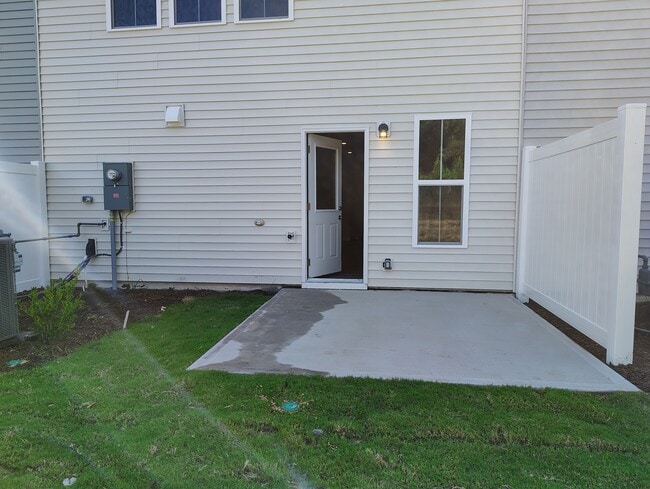 Building Photo - 928 Lampton Ct