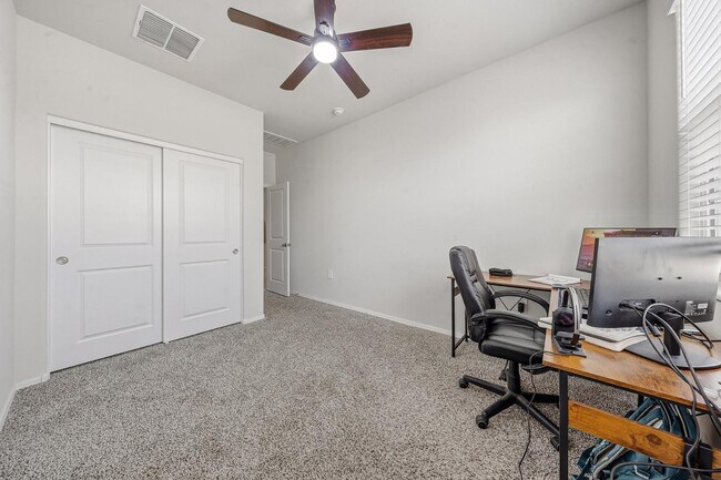 Building Photo - 25285 N 185th Ave