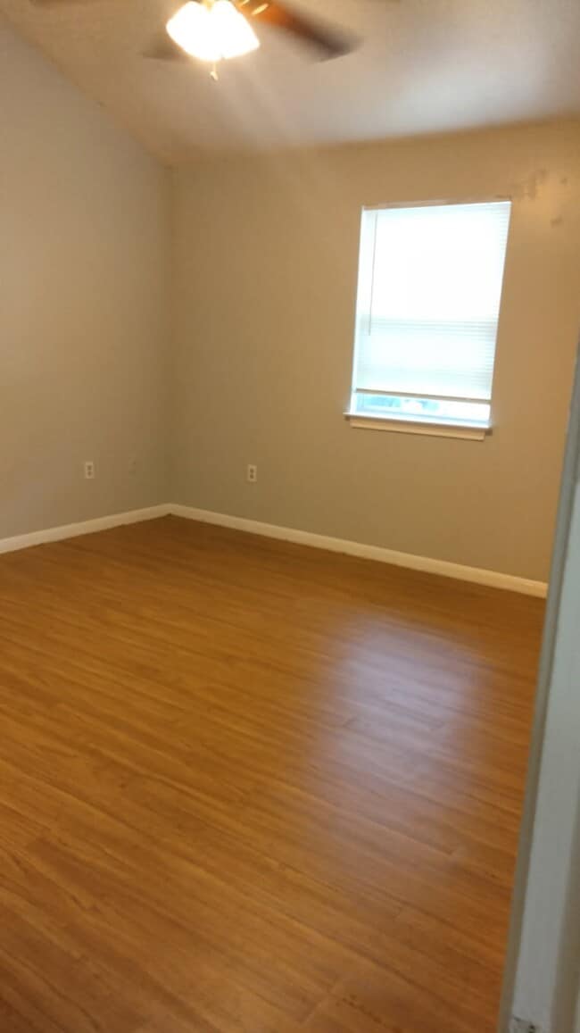 Building Photo - 40 Sunset Rdg Ln