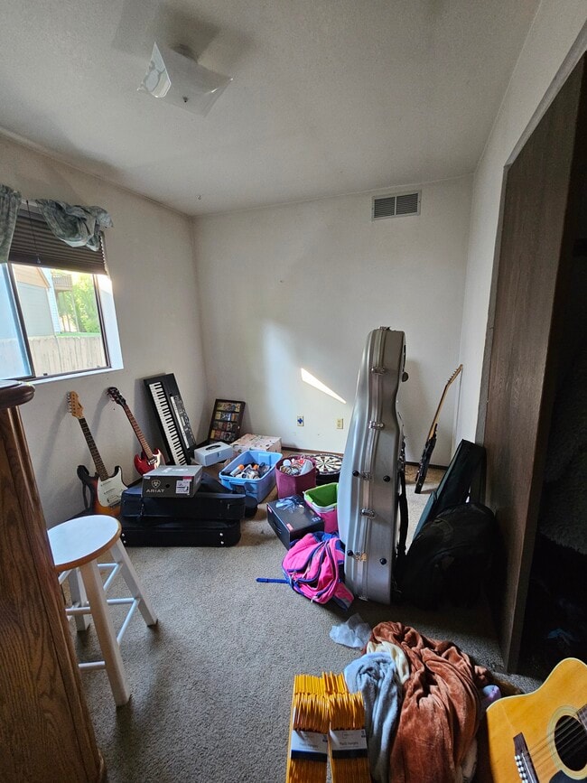 Building Photo - 1405 Pine Cone Rd