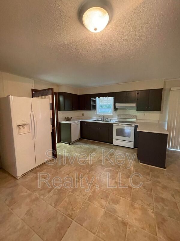 Building Photo - 227 Co Rd 121