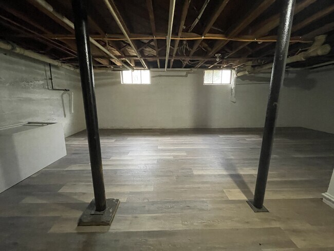 Building Photo - 3417 Plymouth Pl