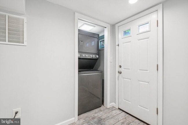 Building Photo - 420 Oglethorpe St NE