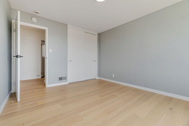 Building Photo - 140 Cresta Vista Dr