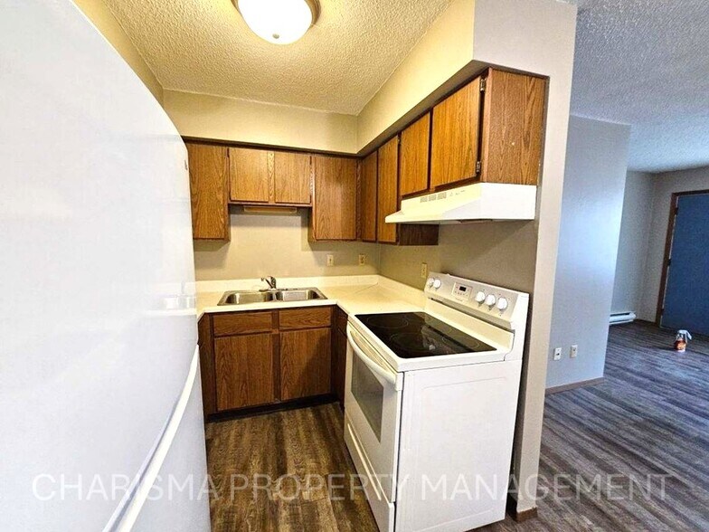 Building Photo - 1005 4th St