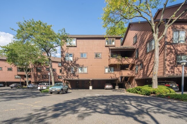 Building Photo - 507 Teal Plaza