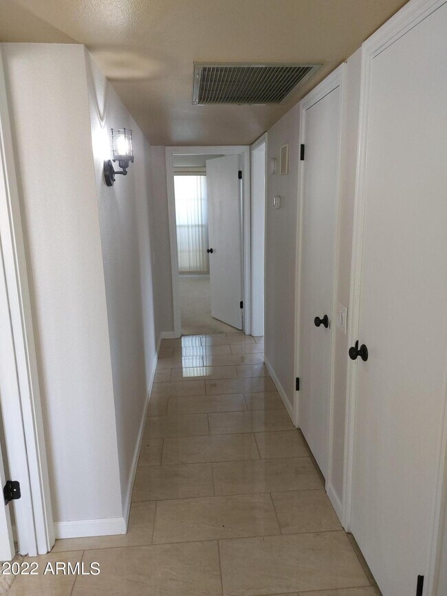 Building Photo - 13204 W Hyacinth Dr