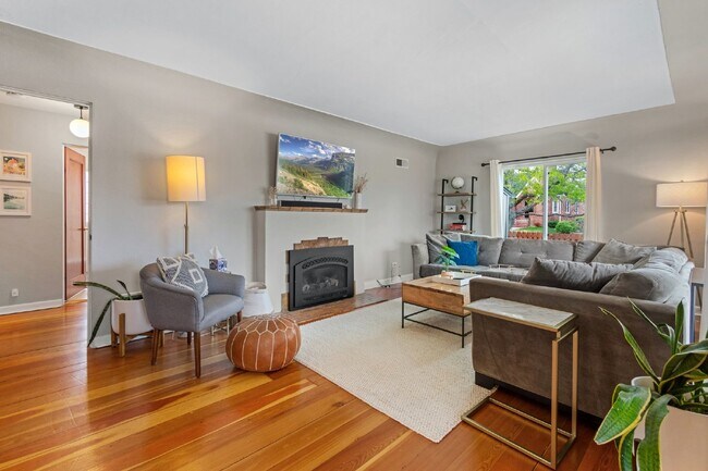 Building Photo - Wonderful Sloan's Lake Home