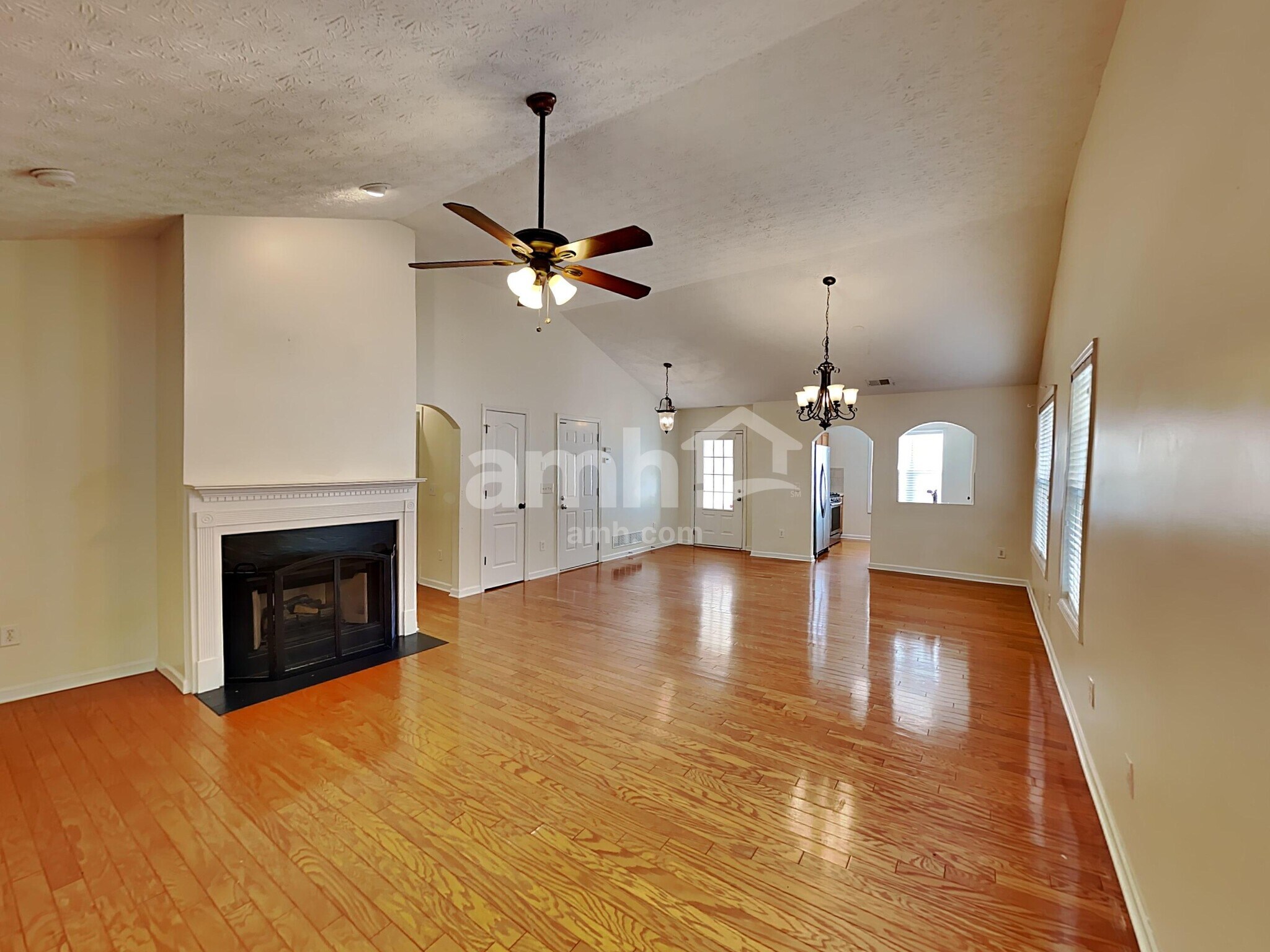 Building Photo - 406 Redwood Trail