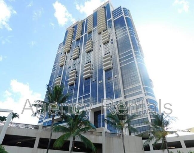 Primary Photo - 600 Queen St