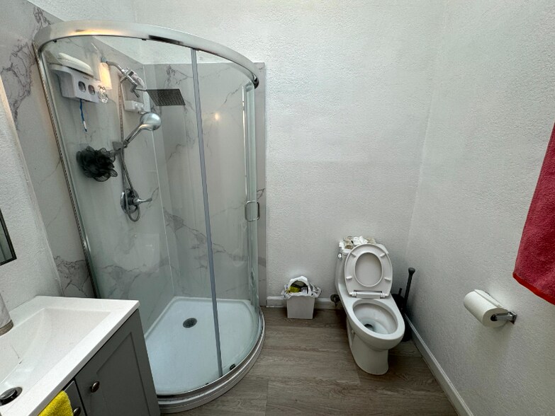 Building Photo - 1348 Park St