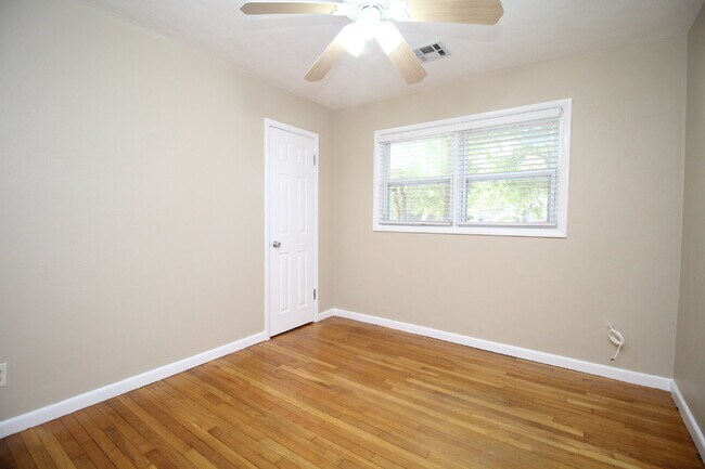 Building Photo - Northeast Pensacola Home- Entertainers Dream with Covered Deck & Fenced Backyard