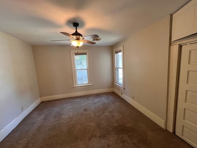 Building Photo - Beautiful 3 Bedroom Home