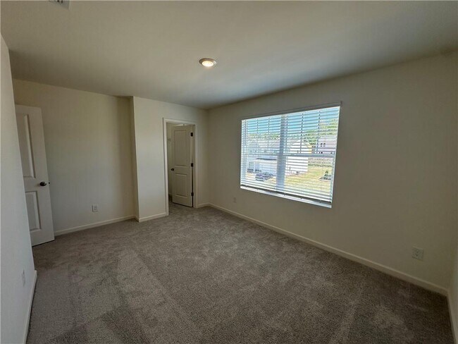 Building Photo - 199 Champions Blvd