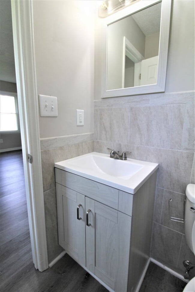 Building Photo - Remodeled Ranch Home in Steele Creek!