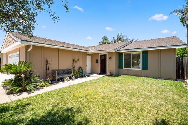 Building Photo - Single Level 4-Bedroom Home in Excellent H...