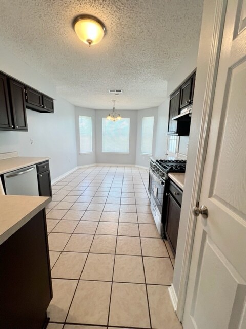 Building Photo - 2532 Misty Meadows Dr