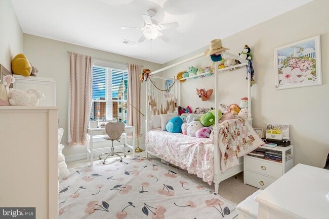 Building Photo - 711 McKenzie Ave