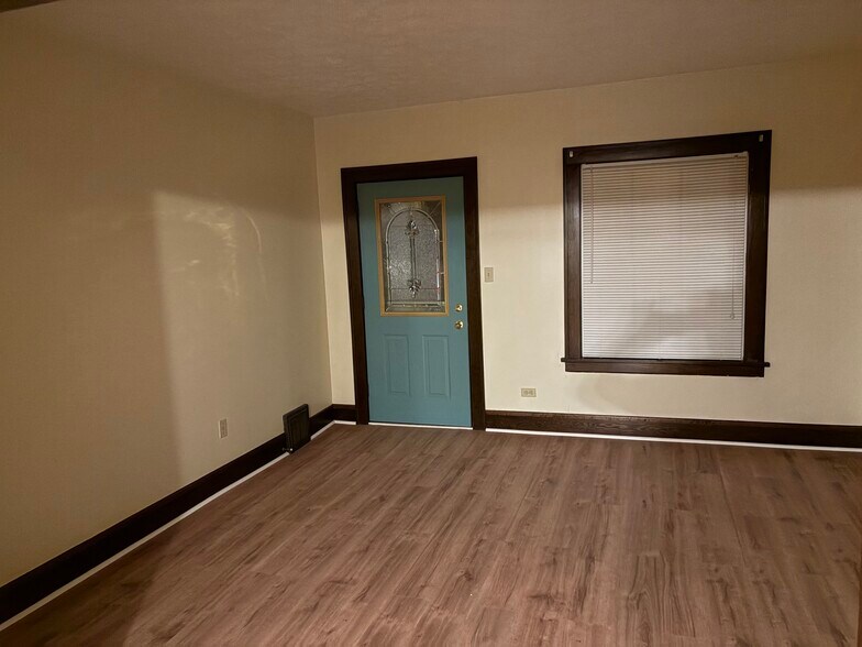 Building Photo - 4680 E 85th St