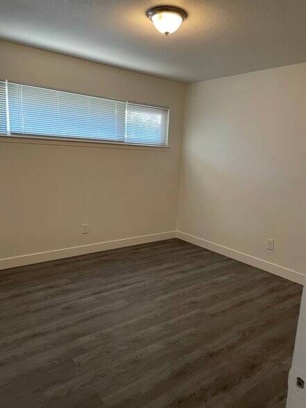 Building Photo - 1098 Wayland Ave