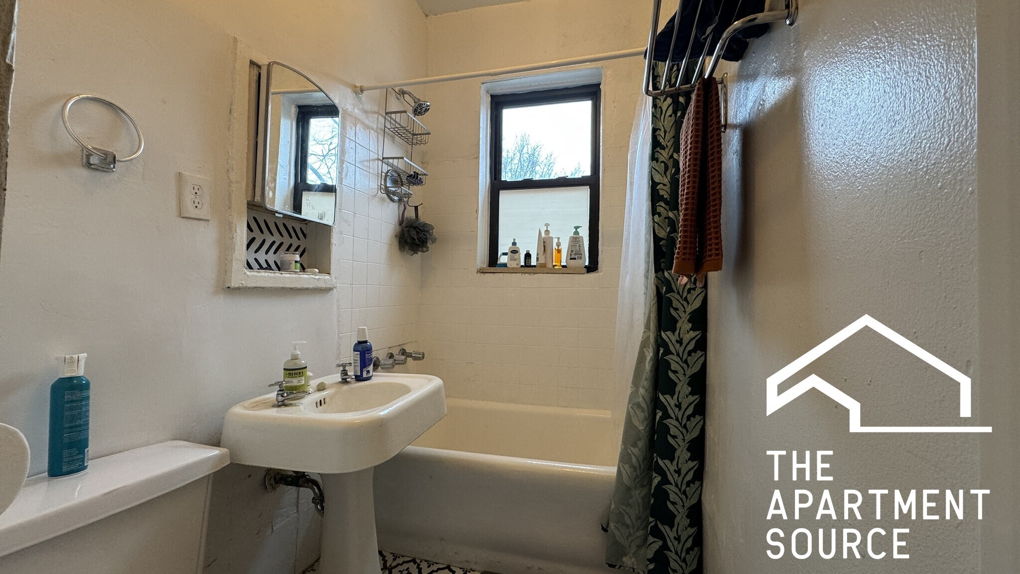 Building Photo - 2919 W McLean Ave