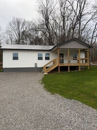 Building Photo - Walland 37886 - Fully remodeled 3 bedroom, 2 bath home located in the foothills of the Smoky Moun...