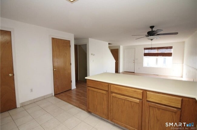 Building Photo - 37 Summersweet Dr