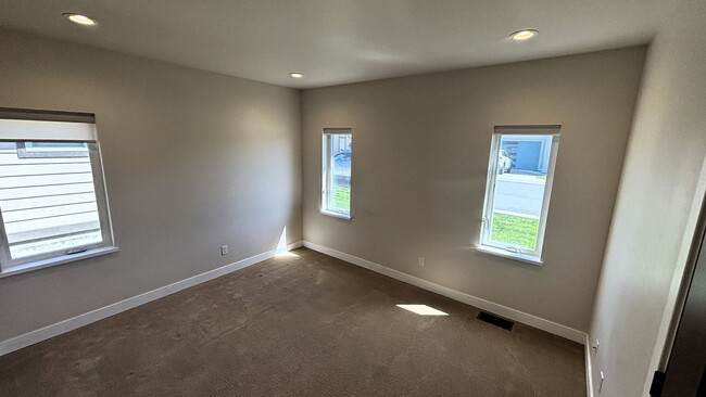 Building Photo - Senior Living Community (55+) - Built In 2...