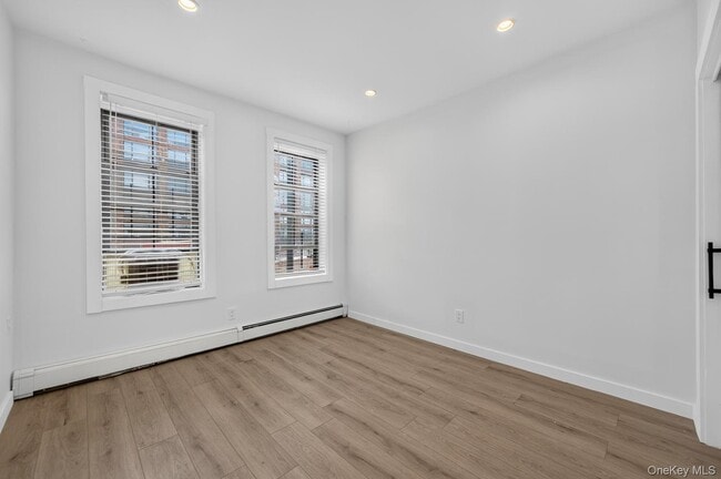 Building Photo - 91 Mineola Blvd