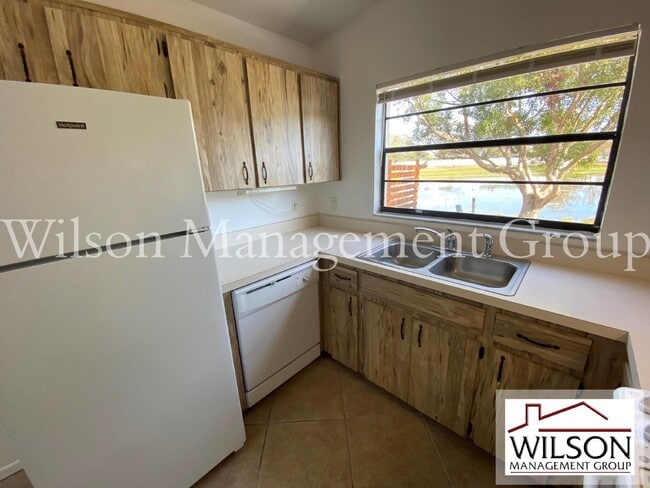 Building Photo - 1441 Bridlebrook Dr