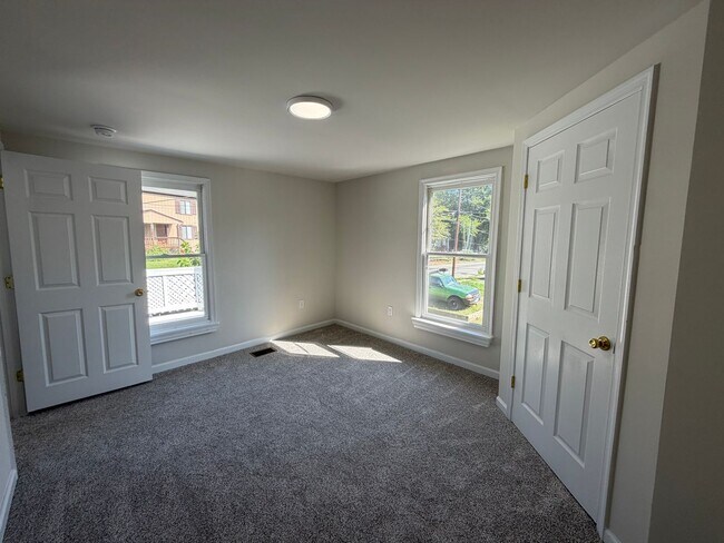Building Photo - 908 Rives St