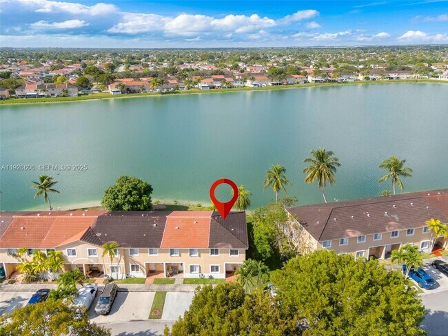 Building Photo - 17542 SW 139th Ct