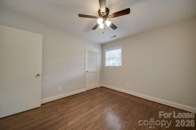 Building Photo - 6700 Castlegate Dr