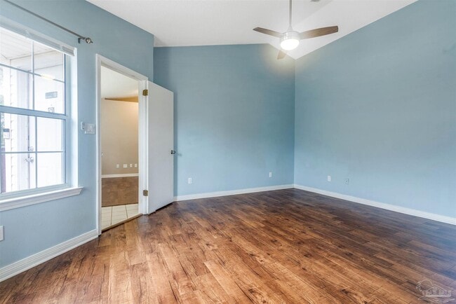 Building Photo - 2060 Cambridge Cir