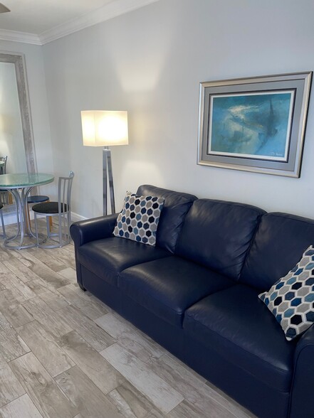 Building Photo - 4658 Bougainvilla Dr